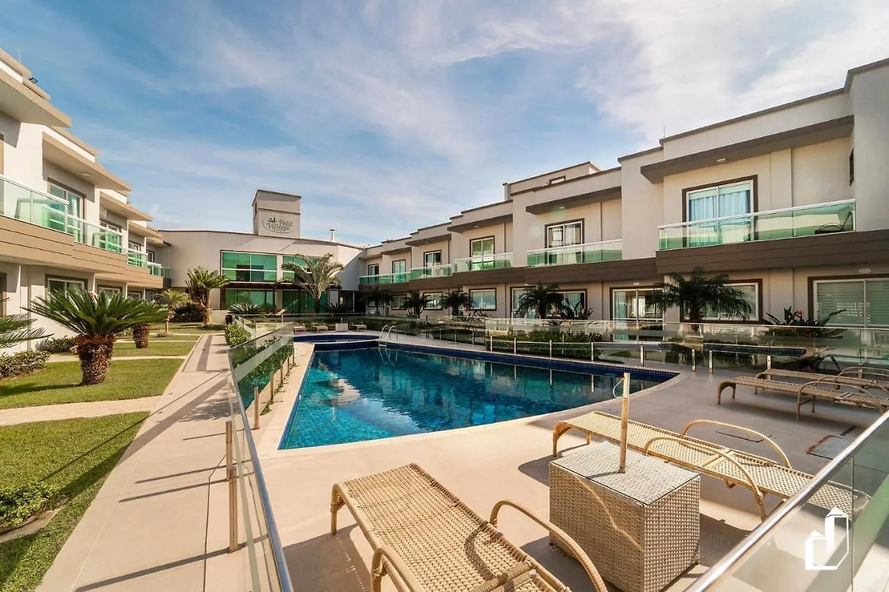 Duplex Com Piscina A Beira Mar E 03 Suites Bombinhas