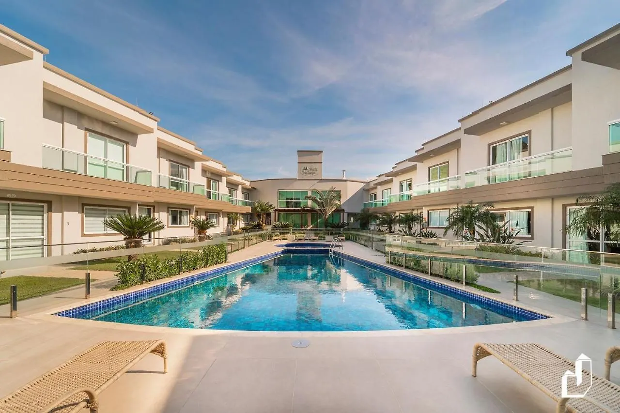 Duplex Com Piscina A Beira Mar E 03 Suites Bombinhas
