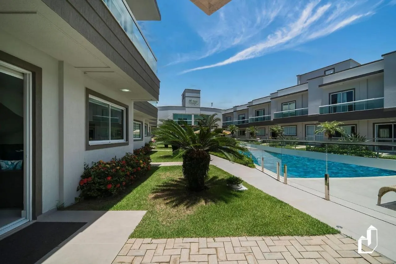 Duplex Com Piscina A Beira Mar E 03 Suites Bombinhas Brazil