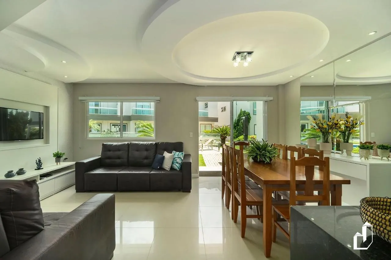 Duplex Com Piscina A Beira Mar E 03 Suites Bombinhas Brazil