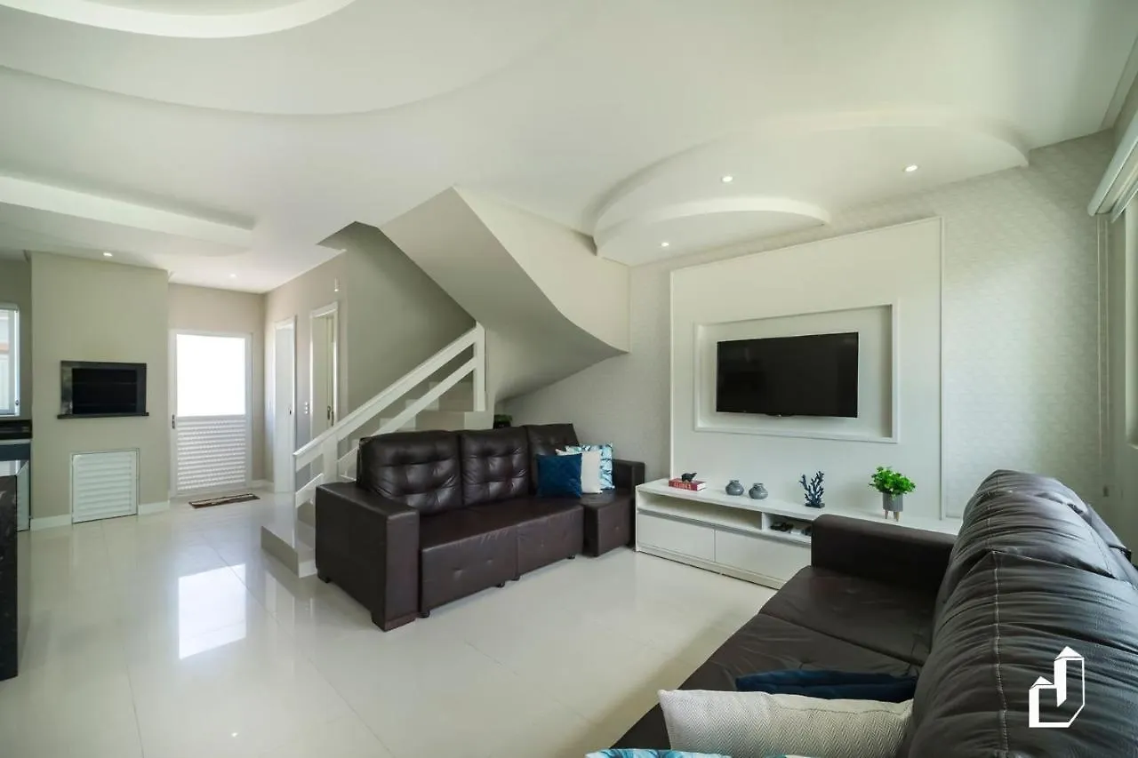 Duplex Com Piscina A Beira Mar E 03 Suites Bombinhas Brazil