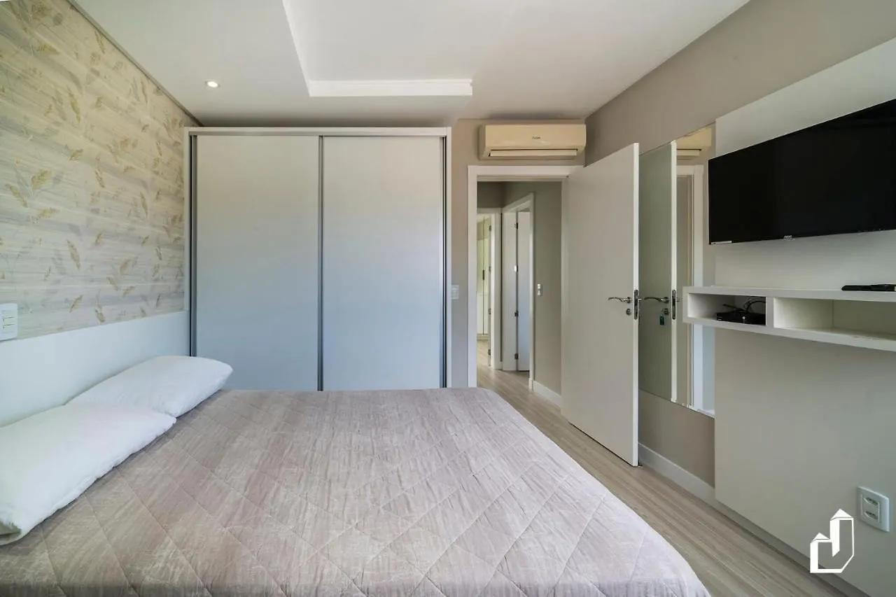 Duplex Com Piscina A Beira Mar E 03 Suites Bombinhas 0*,  Brazil