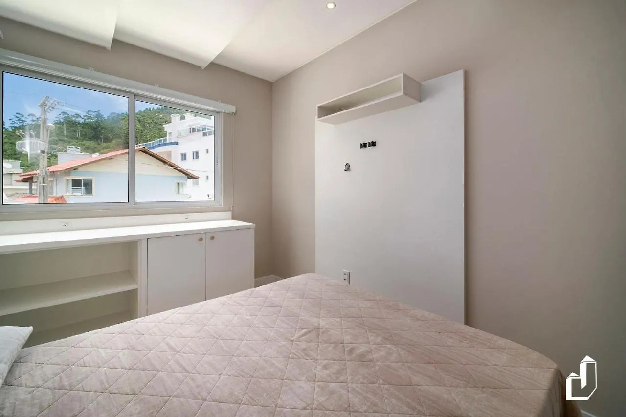 Duplex Com Piscina A Beira Mar E 03 Suites Bombinhas Brazil