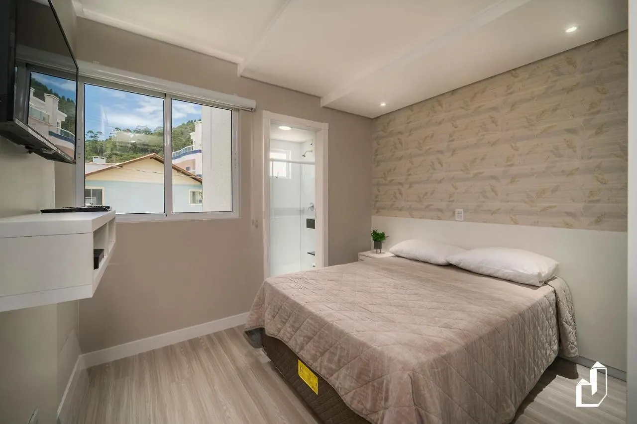 Duplex Com Piscina A Beira Mar E 03 Suites Bombinhas