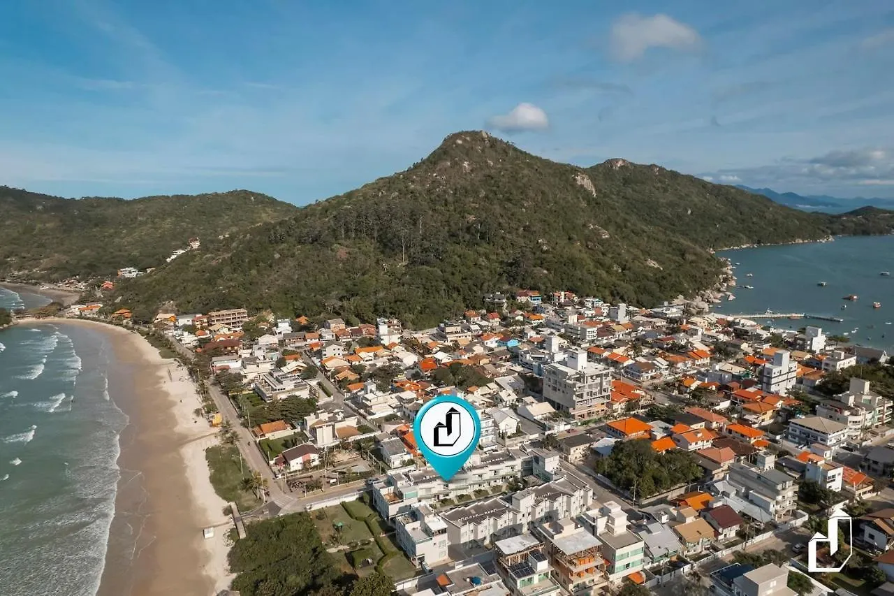 Duplex Com Piscina A Beira Mar E 03 Suites Bombinhas Brazil