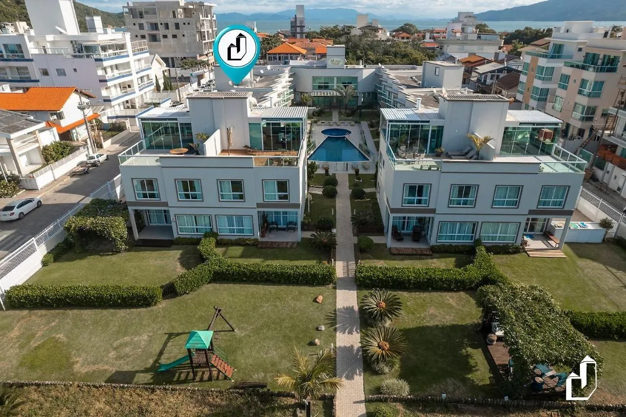 Duplex Com Piscina A Beira Mar E 03 Suites Bombinhas 0*,  Brazil