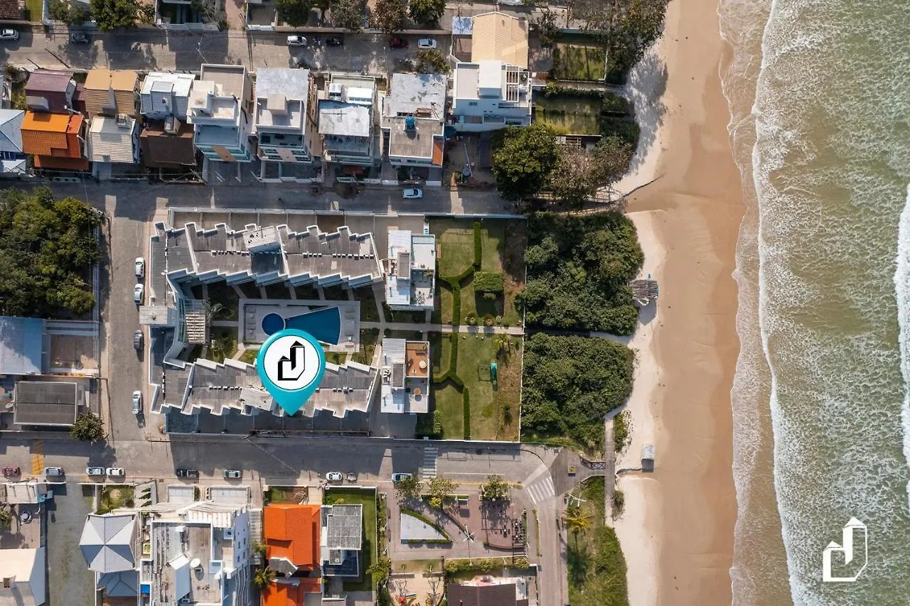 Duplex Com Piscina A Beira Mar E 03 Suites Bombinhas
