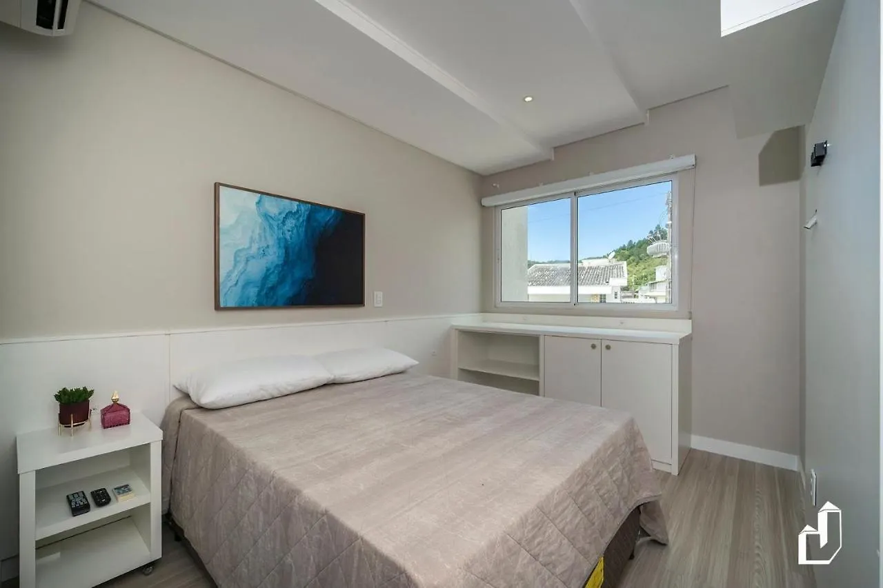 Duplex Com Piscina A Beira Mar E 03 Suites Bombinhas